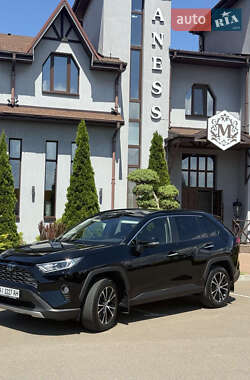 Внедорожник / Кроссовер Toyota RAV4 2021 в Киеве