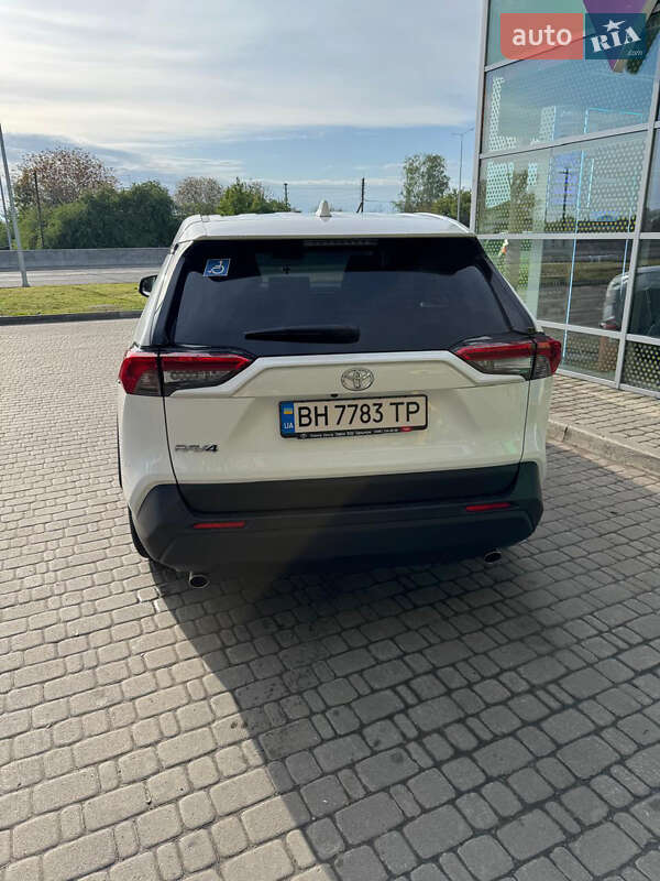 Внедорожник / Кроссовер Toyota RAV4 2023 в Одессе