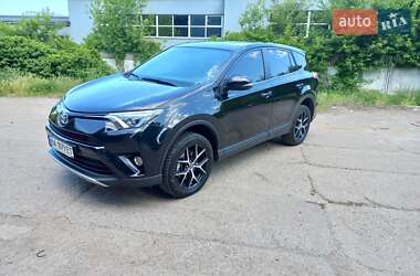Позашляховик / Кросовер Toyota RAV4 2017 в Києві