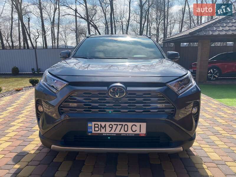 Внедорожник / Кроссовер Toyota RAV4 2020 в Киеве