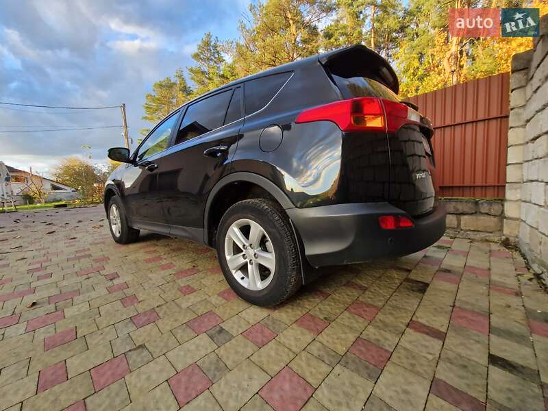 Внедорожник / Кроссовер Toyota RAV4 2014 в Золочеве