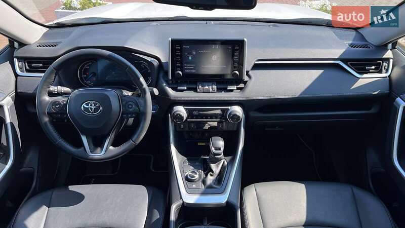 Внедорожник / Кроссовер Toyota RAV4 2022 в Хмельницком