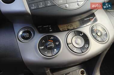 Внедорожник / Кроссовер Toyota RAV4 2007 в 