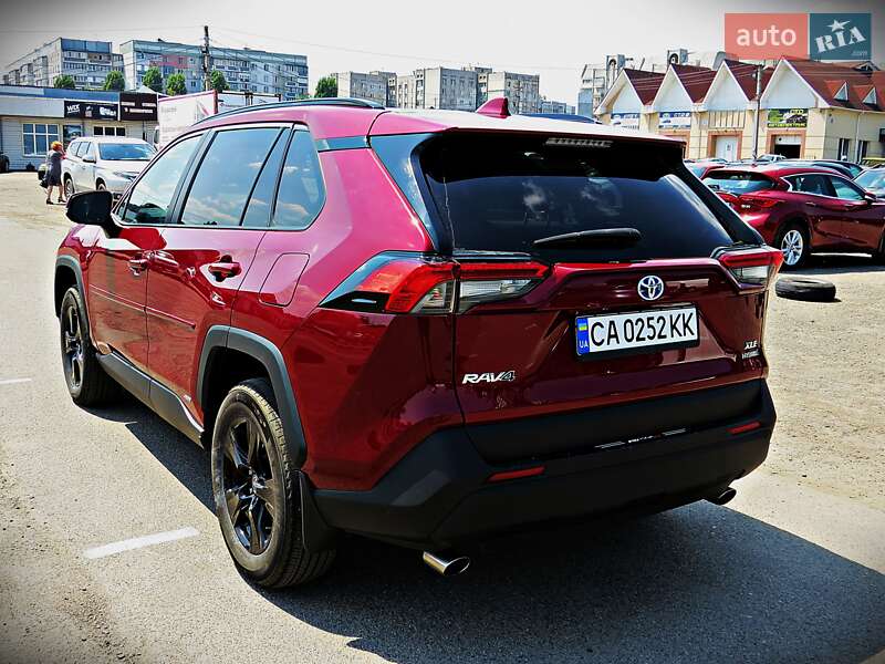 Внедорожник / Кроссовер Toyota RAV4 2022 в Черкассах