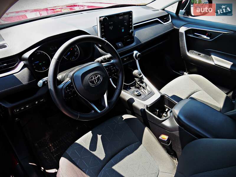 Внедорожник / Кроссовер Toyota RAV4 2022 в Черкассах