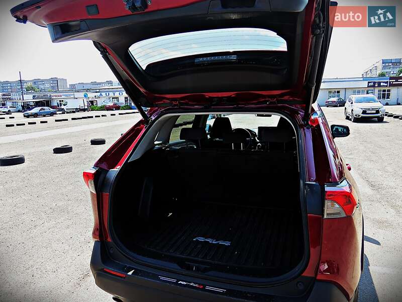Внедорожник / Кроссовер Toyota RAV4 2022 в Черкассах