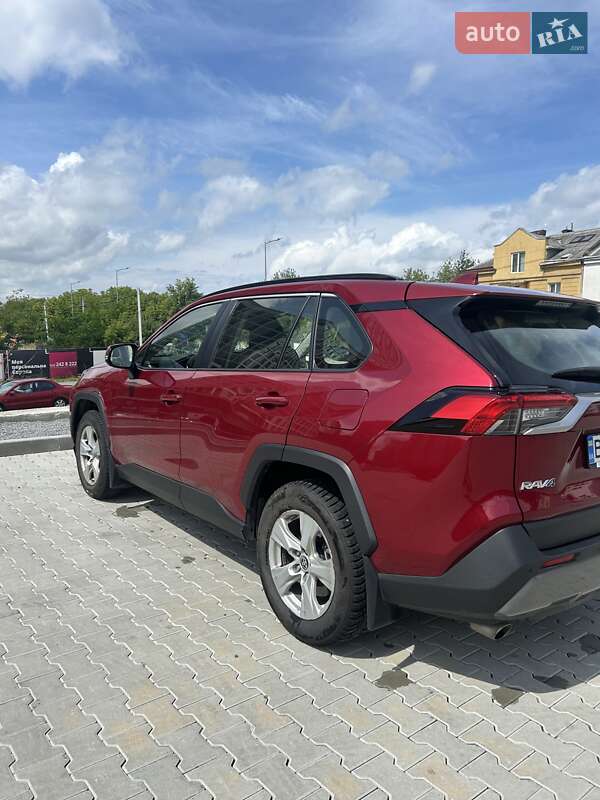 Внедорожник / Кроссовер Toyota RAV4 2021 в Львове