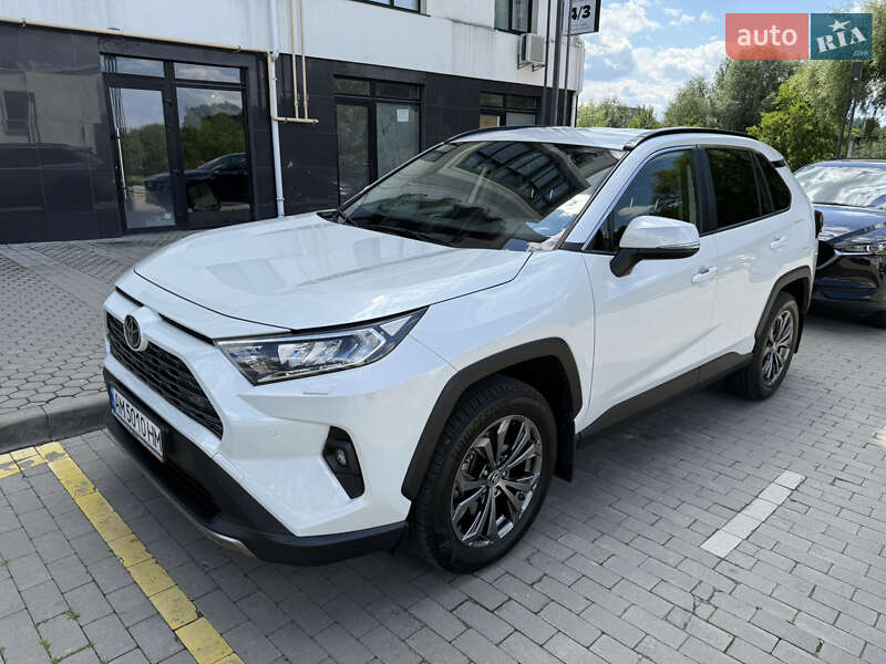 Позашляховик / Кросовер Toyota RAV4 2023 в Києві