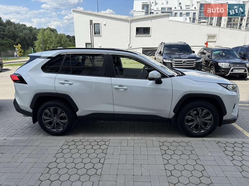 Позашляховик / Кросовер Toyota RAV4 2023 в Києві