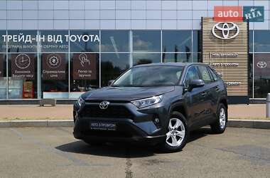Внедорожник / Кроссовер Toyota RAV4 2021 в Киеве