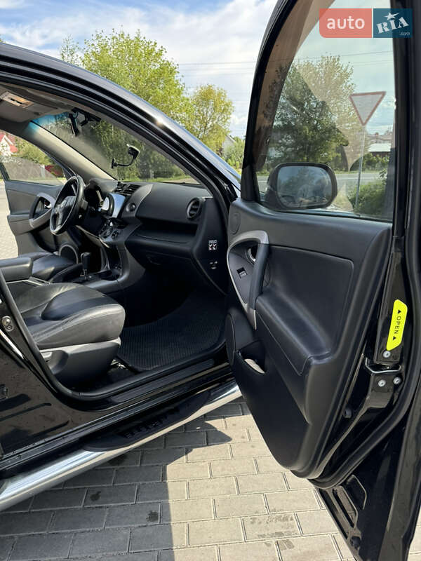 Позашляховик / Кросовер Toyota RAV4 2007 в Софіївській Борщагівці