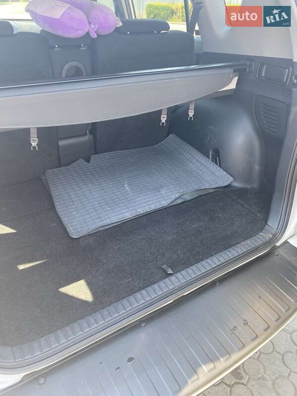 Внедорожник / Кроссовер Toyota RAV4 2009 в Черновцах