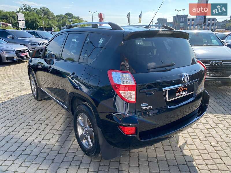 Позашляховик / Кросовер Toyota RAV4 2012 в Львові