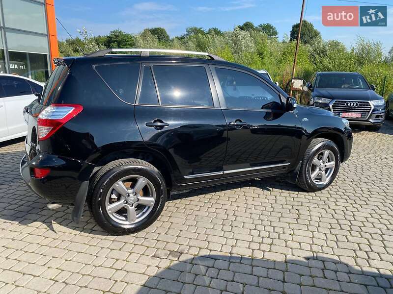 Позашляховик / Кросовер Toyota RAV4 2012 в Львові