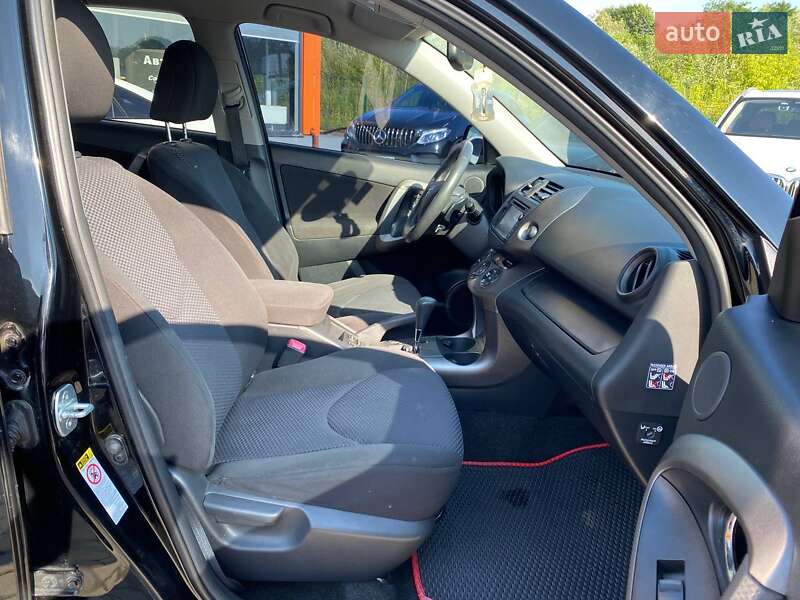 Позашляховик / Кросовер Toyota RAV4 2012 в Львові