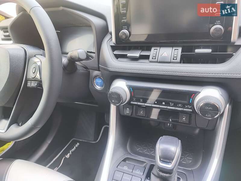 Позашляховик / Кросовер Toyota RAV4 2019 в Києві