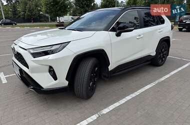 Позашляховик / Кросовер Toyota RAV4 2022 в Бучі