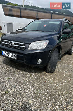 Внедорожник / Кроссовер Toyota RAV4 2006 в 
