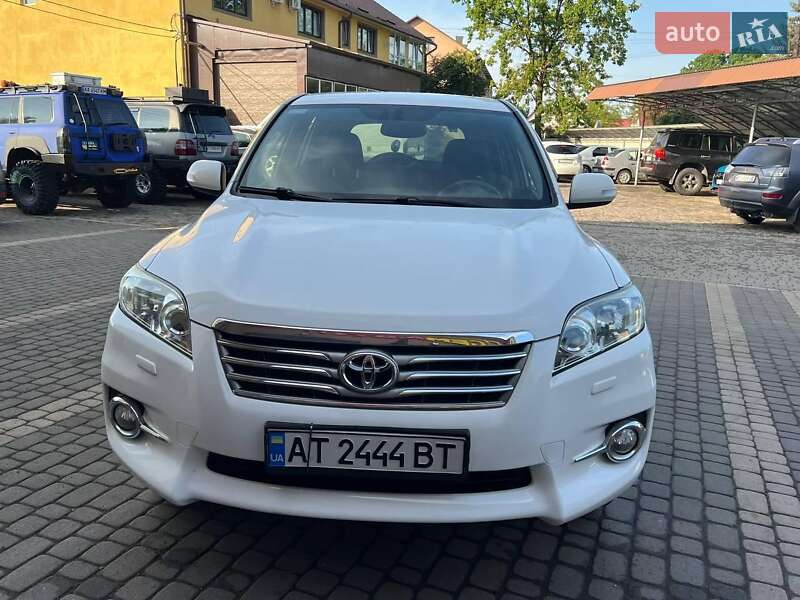 Внедорожник / Кроссовер Toyota RAV4 2011 в Коломые