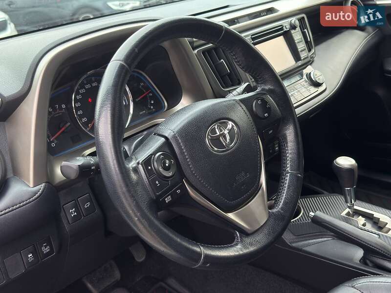 Позашляховик / Кросовер Toyota RAV4 2013 в Харкові