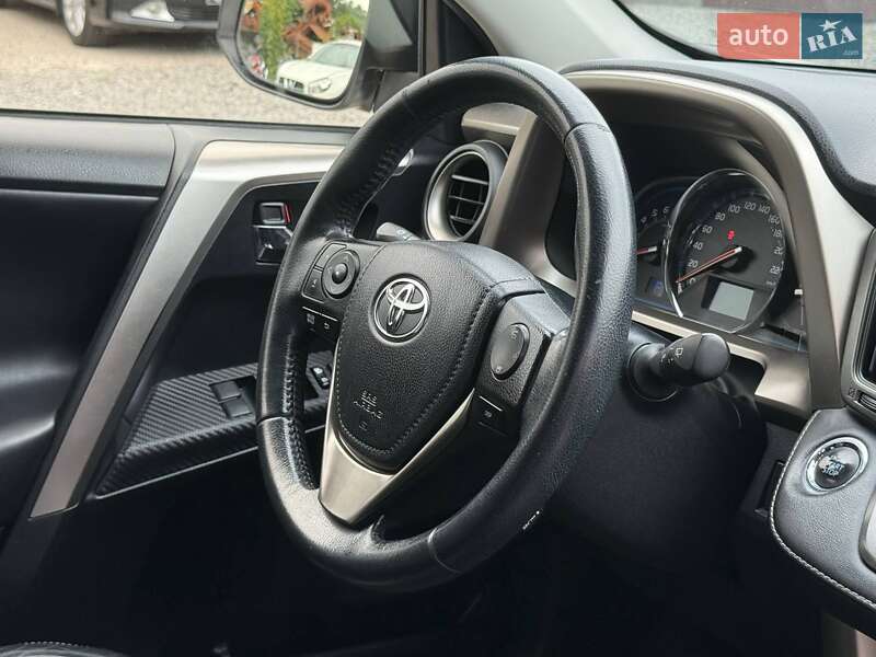 Позашляховик / Кросовер Toyota RAV4 2013 в Харкові