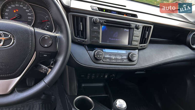 Внедорожник / Кроссовер Toyota RAV4 2013 в Гайвороне