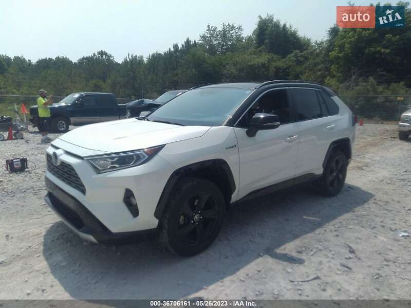 Позашляховик / Кросовер Toyota RAV4 2020 в Львові