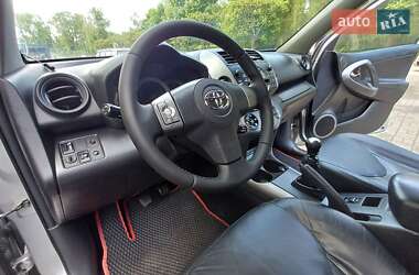 Внедорожник / Кроссовер Toyota RAV4 2006 в 