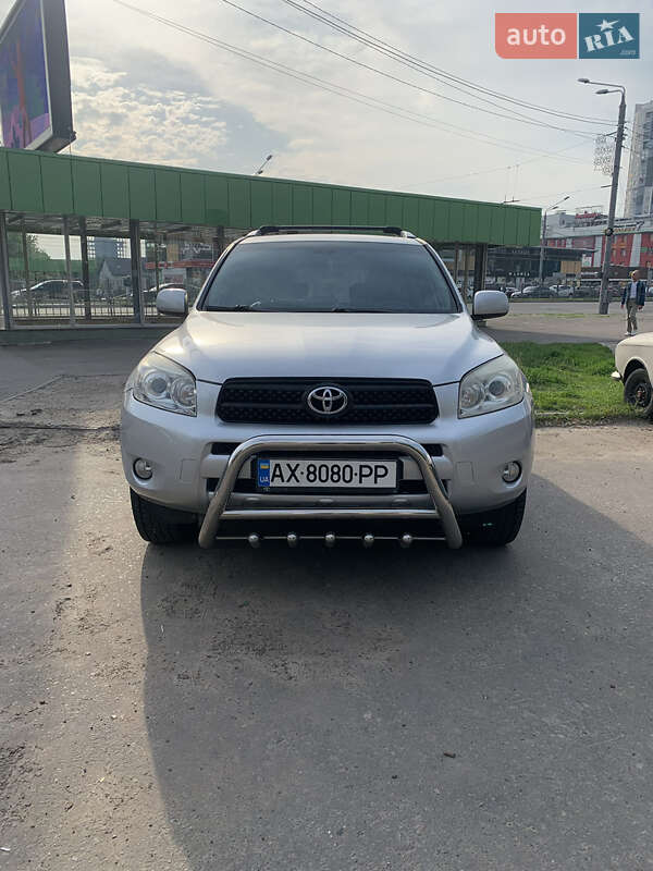 Внедорожник / Кроссовер Toyota RAV4 2006 в Харькове