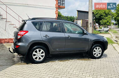 Позашляховик / Кросовер Toyota RAV4 2009 в Чернівцях