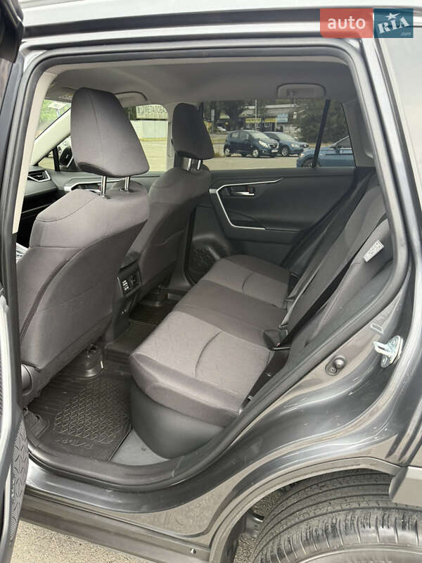 Внедорожник / Кроссовер Toyota RAV4 2021 в Киеве