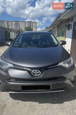 Позашляховик / Кросовер Toyota RAV4 2016 в Тернополі