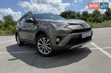 Внедорожник / Кроссовер Toyota RAV4 2018 в Ирпене