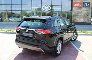 Внедорожник / Кроссовер Toyota RAV4 2020 в 