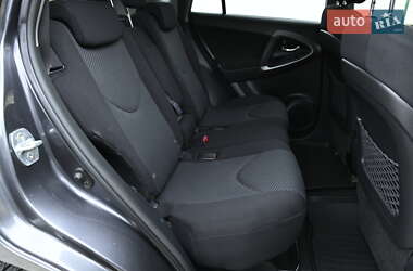 Позашляховик / Кросовер Toyota RAV4 2012 в 