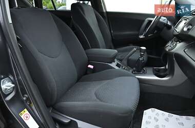 Позашляховик / Кросовер Toyota RAV4 2012 в 