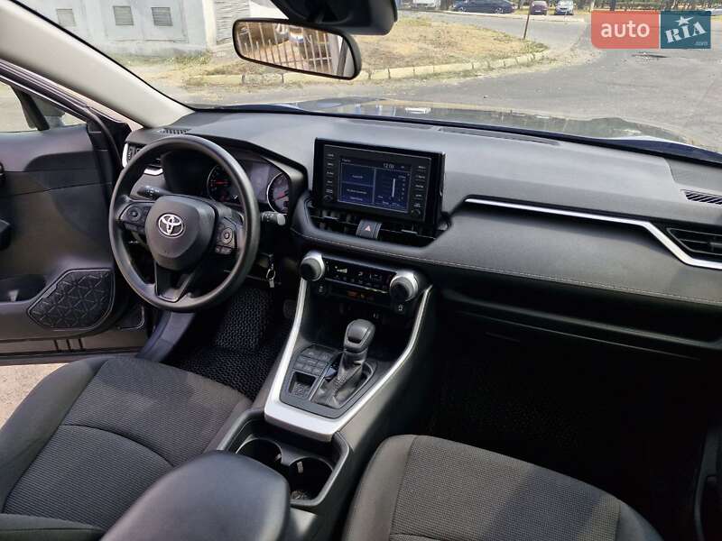 Позашляховик / Кросовер Toyota RAV4 2019 в Миколаєві