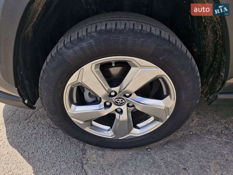 Позашляховик / Кросовер Toyota RAV4 2019 в Миколаєві
