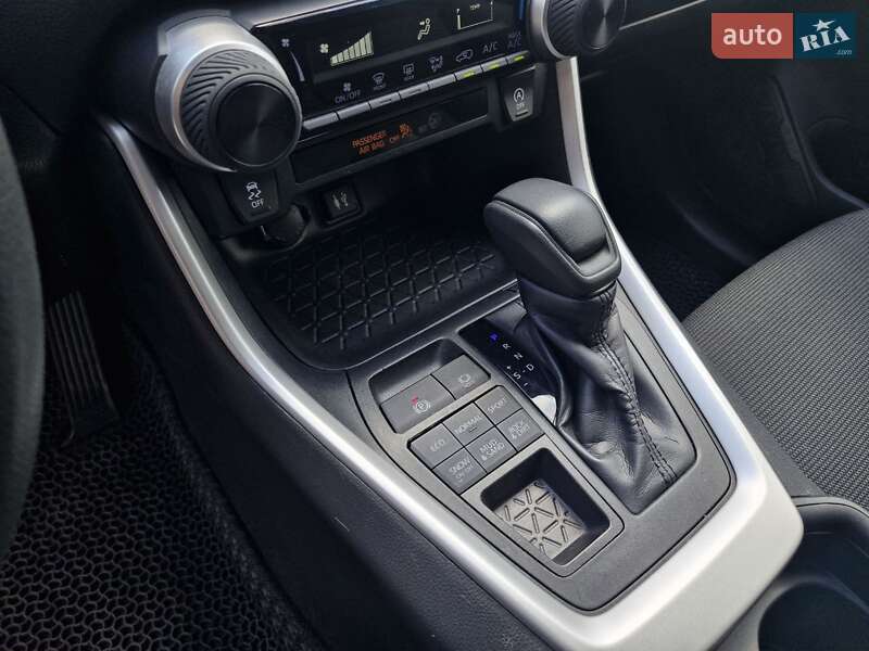 Позашляховик / Кросовер Toyota RAV4 2019 в Миколаєві