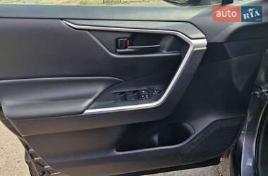 Позашляховик / Кросовер Toyota RAV4 2019 в Миколаєві