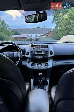 Внедорожник / Кроссовер Toyota RAV4 2006 в 