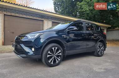 Позашляховик / Кросовер Toyota RAV4 2017 в Харкові