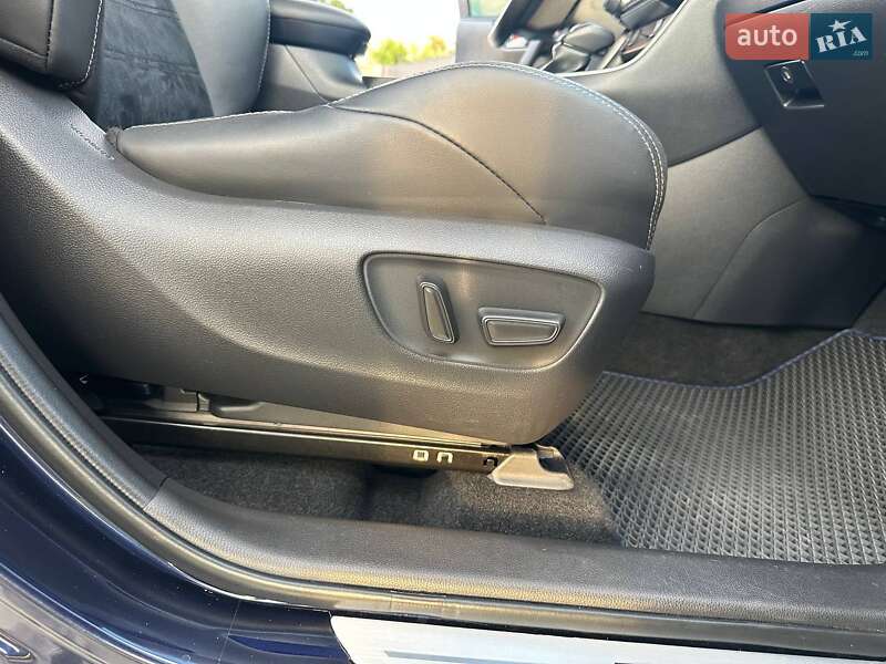 Внедорожник / Кроссовер Toyota RAV4 2023 в Павлограде