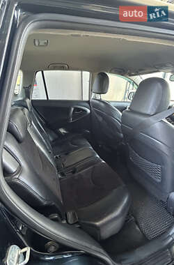 Внедорожник / Кроссовер Toyota RAV4 2010 в 