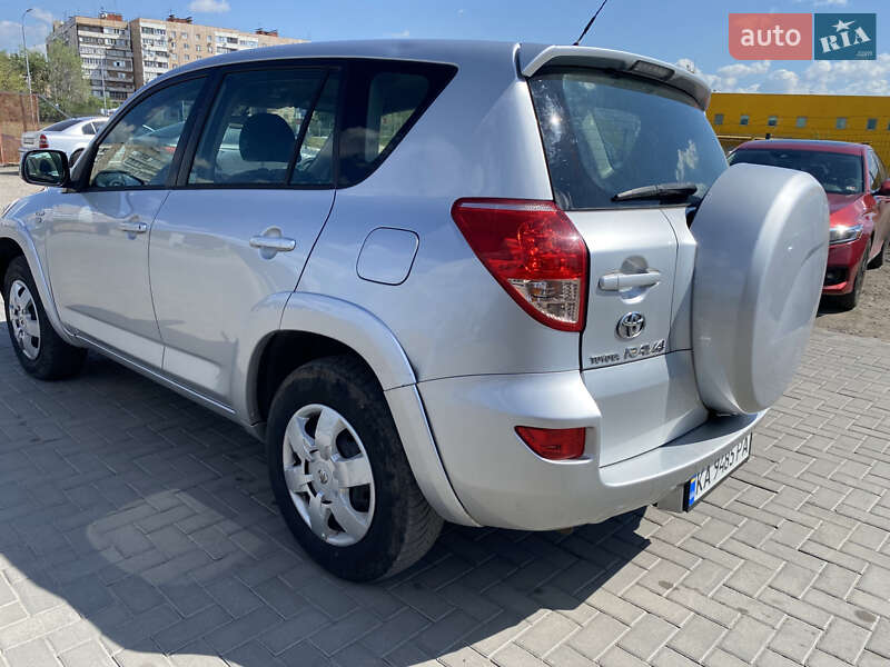 Внедорожник / Кроссовер Toyota RAV4 2006 в Запорожье