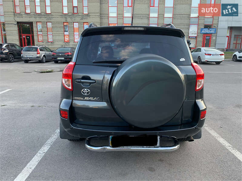 Внедорожник / Кроссовер Toyota RAV4 2006 в Днепре