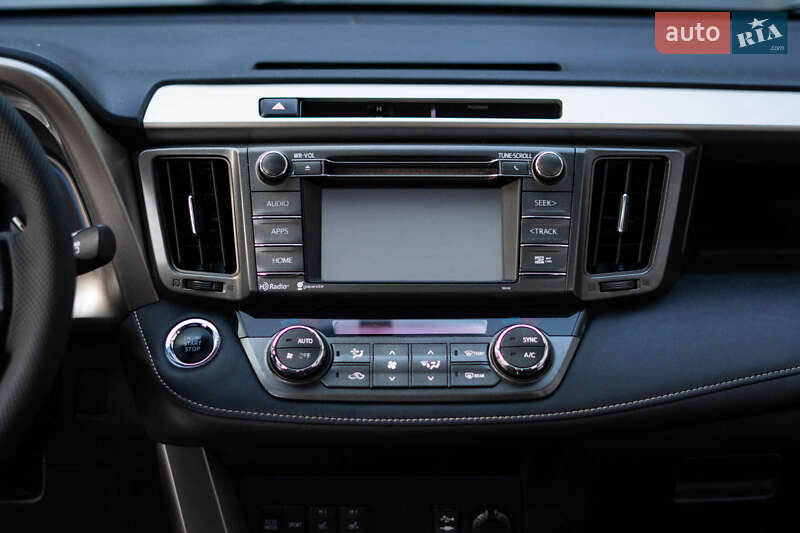 Внедорожник / Кроссовер Toyota RAV4 2015 в Киеве