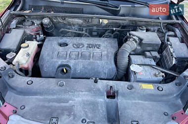 Позашляховик / Кросовер Toyota RAV4 2010 в 