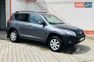 Внедорожник / Кроссовер Toyota RAV4 2009 в Черновцах