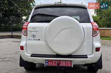 Внедорожник / Кроссовер Toyota RAV4 2011 в 